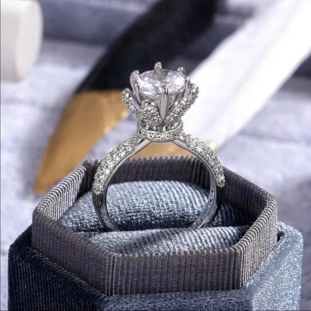 NEW ENGAGEMENT 925 STERLING SILVER RING, CUTE RING, SHINY RING. - Picture 3 of 5